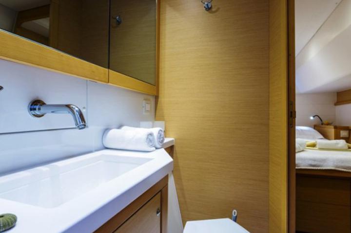 Book yachts online - catamaran - Lagoon 450 F - GREY GOOSE I - rent