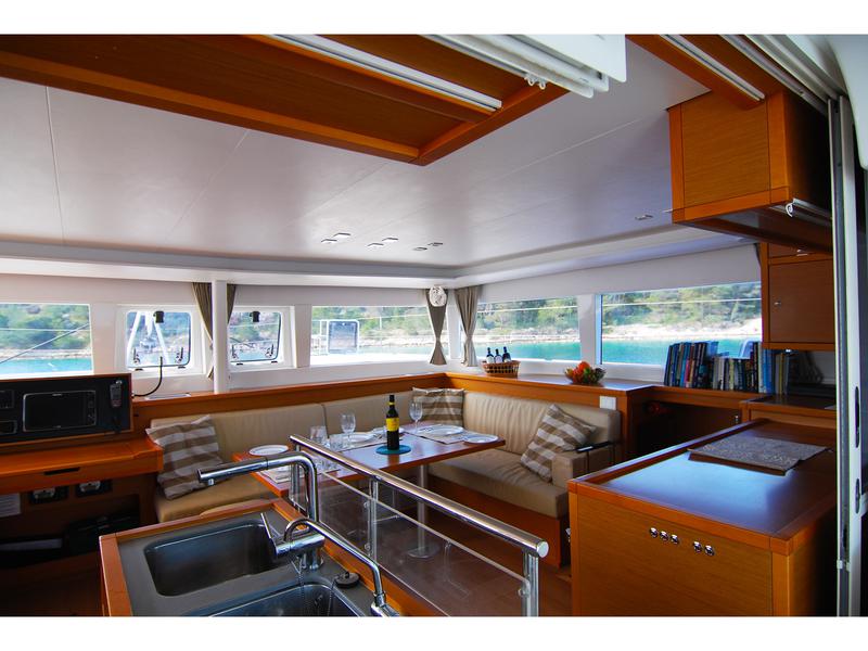 Book yachts online - catamaran - Lagoon 450 F - GREY GOOSE I - rent