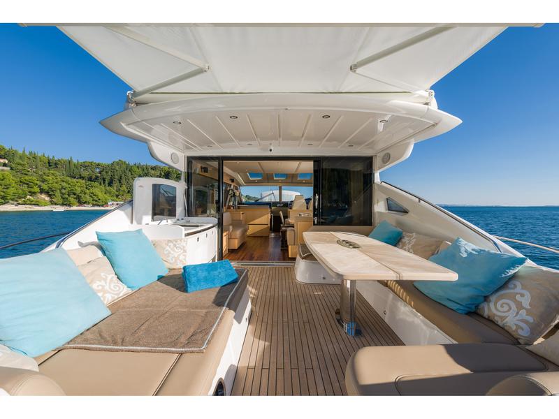 Book yachts online - motorboat - Princess V65 - Princess Mary - rent