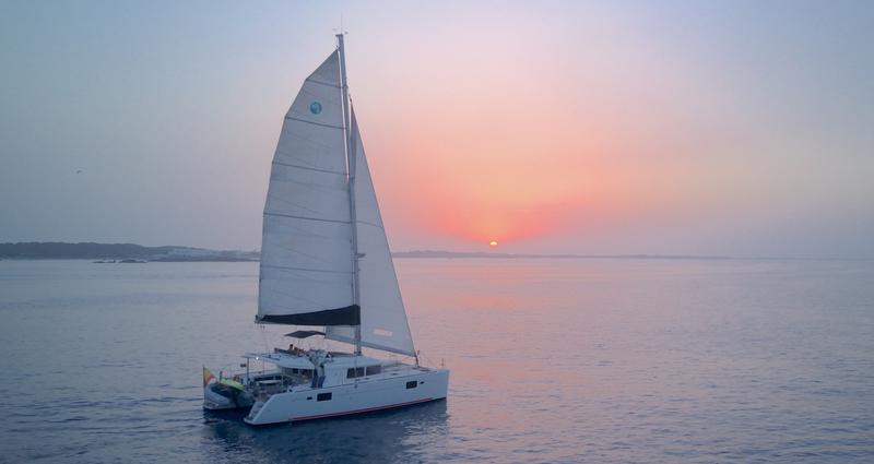 Book yachts online - catamaran - Lagoon 450  Flybridge - Fornes - rent