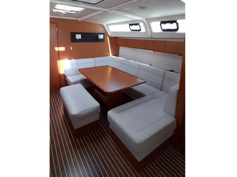 Book yachts online - sailboat - Bavaria 51 Cruiser - Elpida - rent