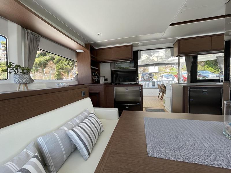 Book yachts online - catamaran - Lagoon 46 - Grand Blue - rent