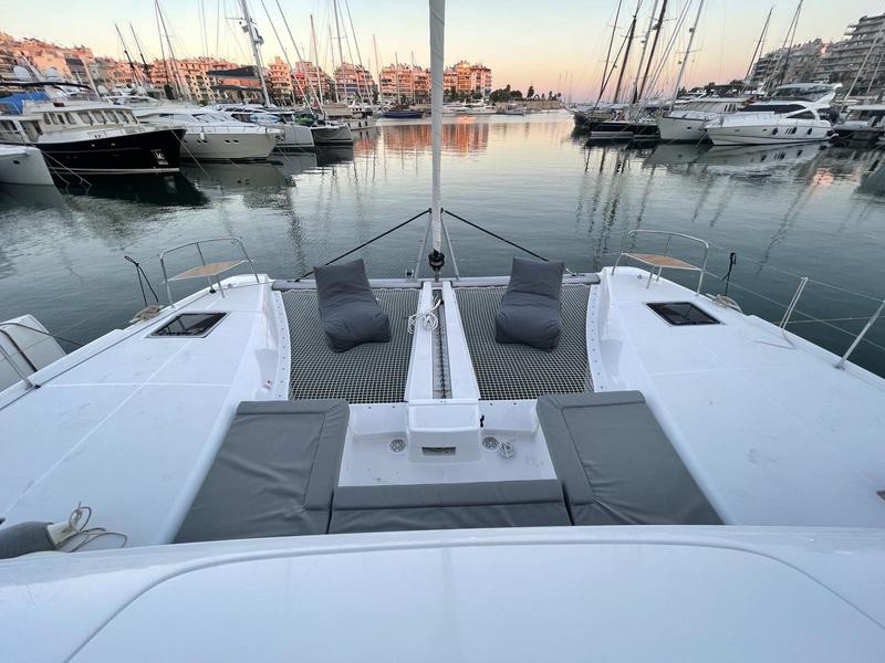 Book yachts online - catamaran - Lagoon 46 - Grand Blue - rent