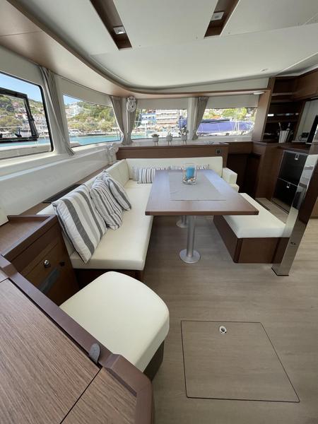 Book yachts online - catamaran - Lagoon 46 - Grand Blue - rent