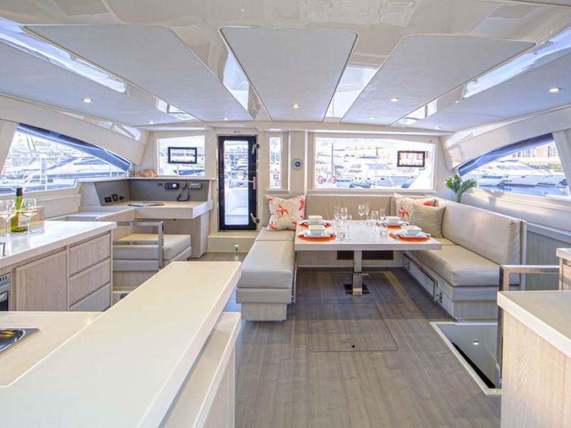 Book yachts online - catamaran - Leopard 48 - Sunday Kinga - rent