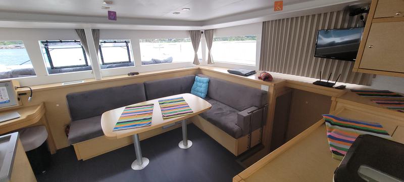 Book yachts online - catamaran - Lagoon 450 Fly - Butterfly - rent