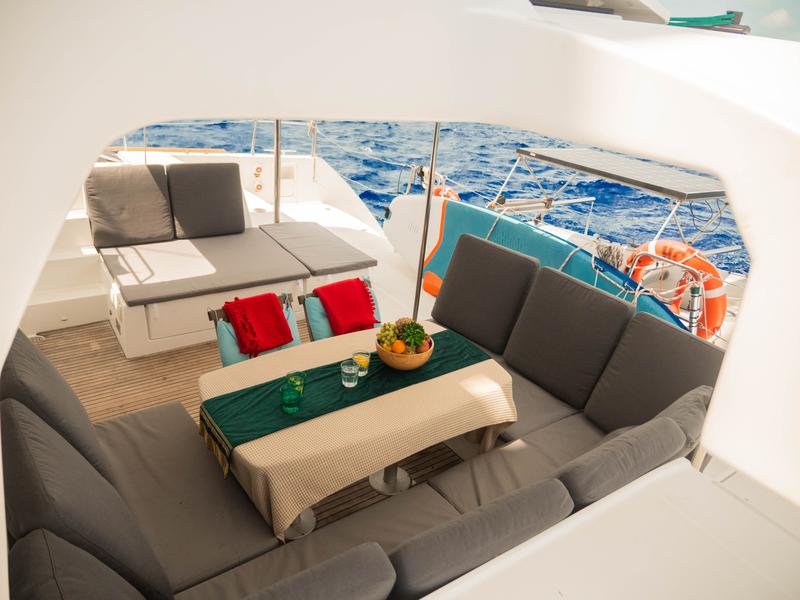 Book yachts online - catamaran - Lagoon 450 Fly - Butterfly - rent