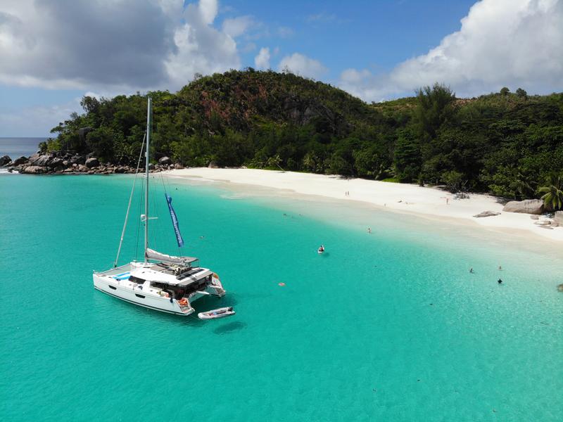 Book yachts online - catamaran - Saba 50 (8 CAB) - Lamela - rent