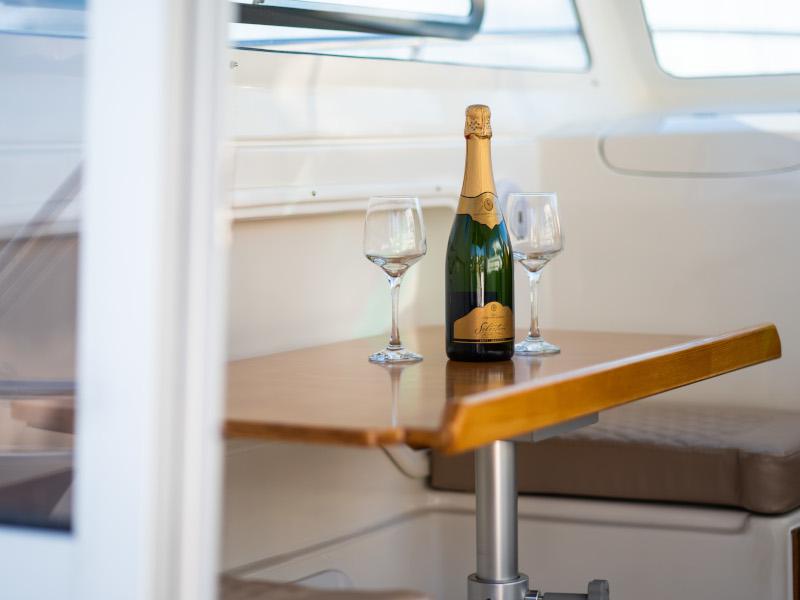 Book yachts online - motorboat - Nautika - Diora - rent