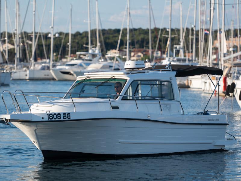 Book yachts online - motorboat - Nautika - Diora - rent