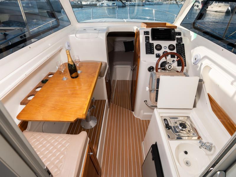 Book yachts online - motorboat - Nautika - Diora - rent