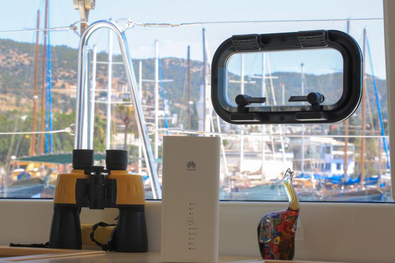 Book yachts online - catamaran - Lagoon 450 - La Luna-1 - rent