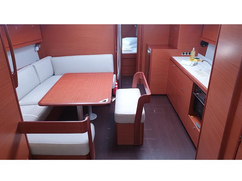 Book yachts online - sailboat - Dufour 430 Grand Large - Lento - rent