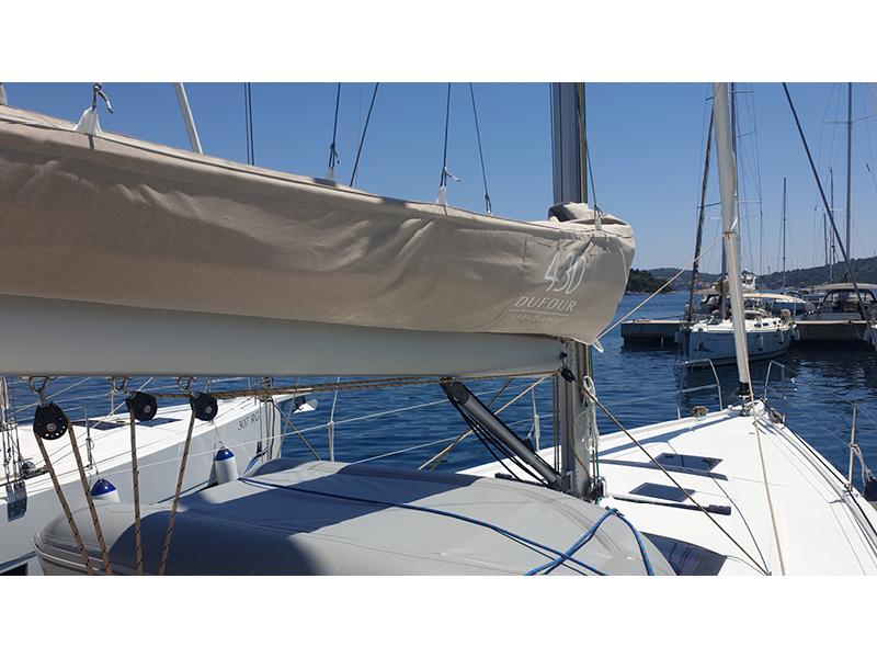 Book yachts online - sailboat - Dufour 430 Grand Large - Lento - rent