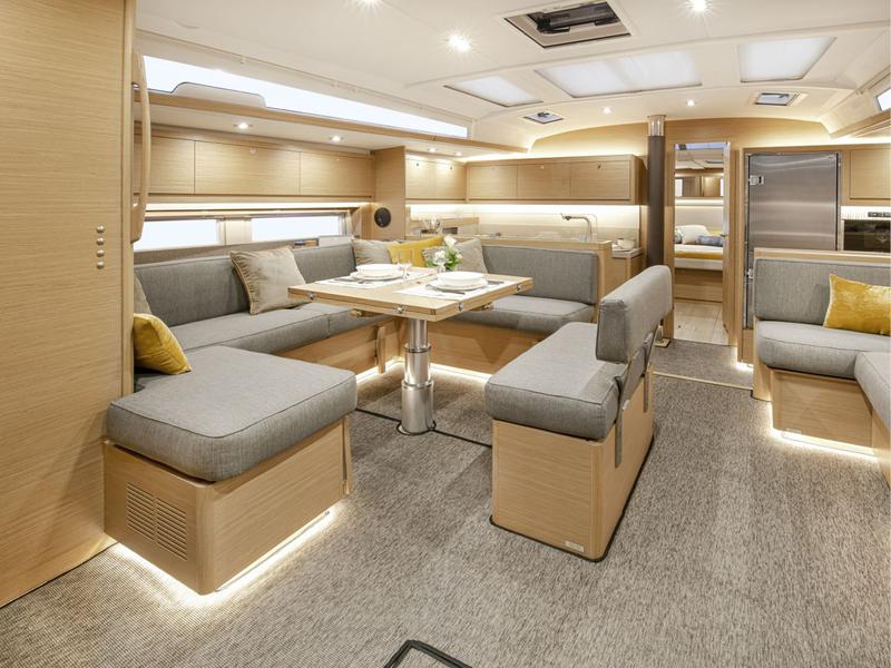Book yachts online - sailboat - Dufour 530 Grand large - no name 2 (AC &amp; gen.) - rent