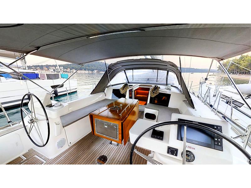Book yachts online - sailboat - Dufour 520 Grand Large - Volante - rent