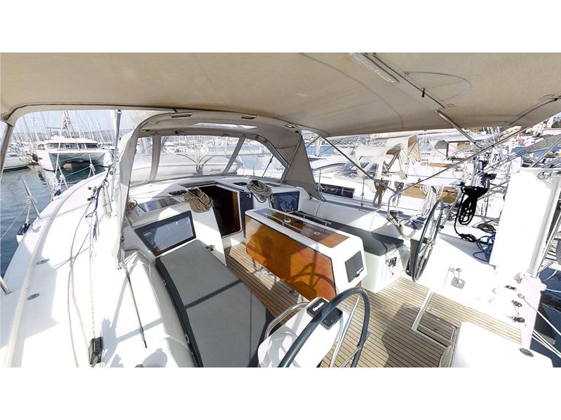 Book yachts online - sailboat - Dufour 390 Grand Large - Klara - rent