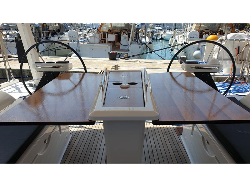 Book yachts online - sailboat - Dufour 390 Grand Large - Maša - rent