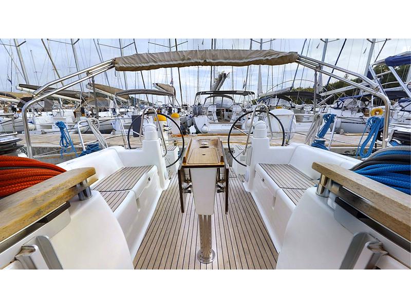 Book yachts online - sailboat - Dufour 375 Grand Large - Iva FB - rent
