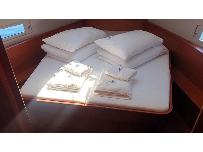 Book yachts online - sailboat - Dufour 430 Grand Large - Vivo - rent