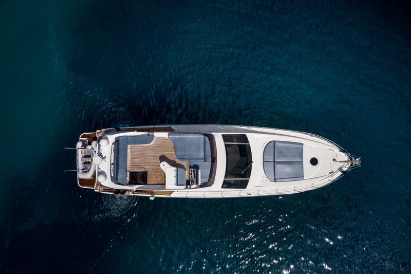 Book yachts online - motorboat - Alena 58 Sport Fly - MORNING LIGHT - rent