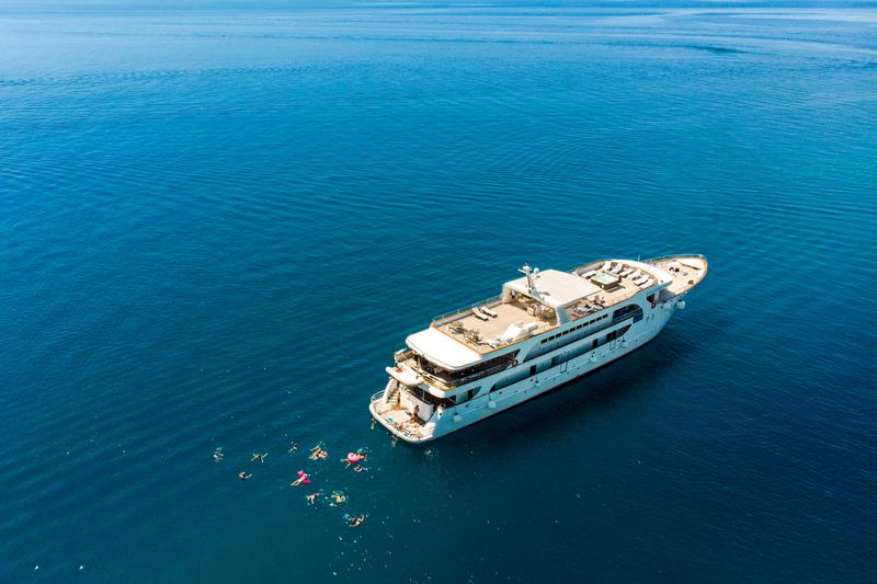 Book yachts online - motorboat - Luxury Motor Yacht - Diamond - rent