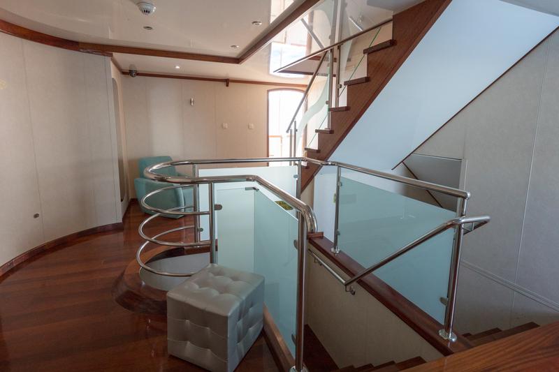 Book yachts online - motorboat - Luxury Motor Yacht - Diamond - rent
