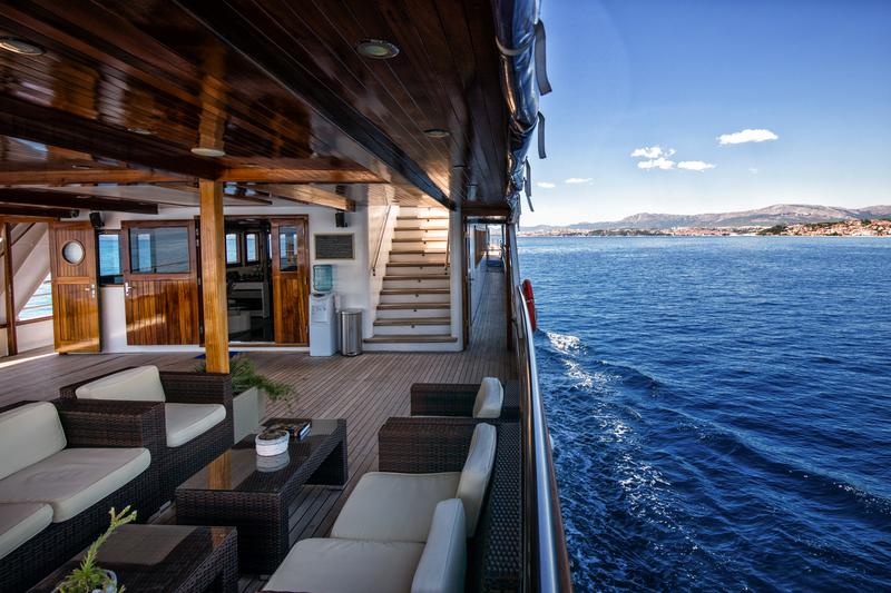 Book yachts online - motorboat - Luxury Motor Yacht - Diamond - rent