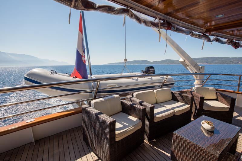 Book yachts online - motorboat - Luxury Motor Yacht - Diamond - rent