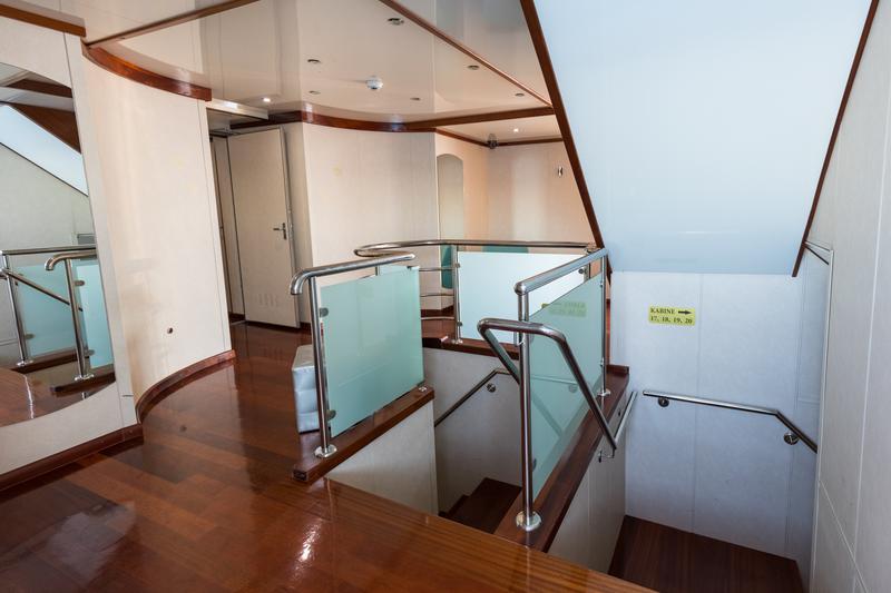 Book yachts online - motorboat - Luxury Motor Yacht - Diamond - rent