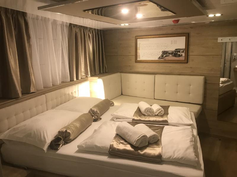 Book yachts online - motorboat - Luxury Motor Yacht - Lastavica - rent