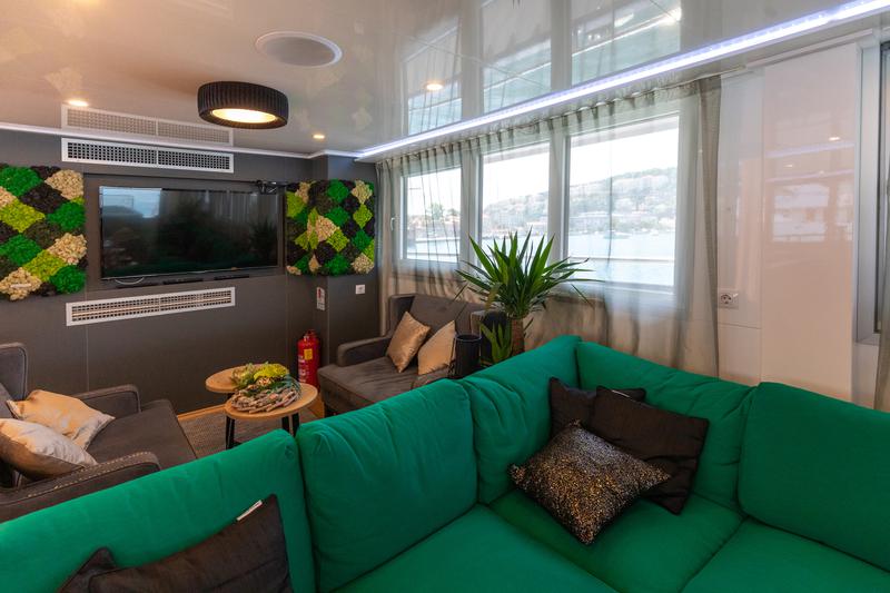 Book yachts online - motorboat - Luxury Motor Yacht - Antaris - rent