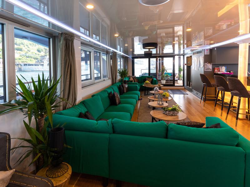 Book yachts online - motorboat - Luxury Motor Yacht - Antaris - rent