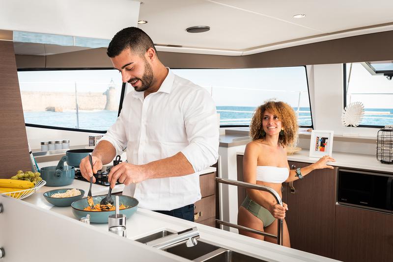 Book yachts online - catamaran - Bali 4.6 - Scorpio - rent