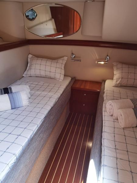Book yachts online - motorboat - Rodman 41 - Mainera - rent