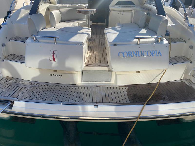 Book yachts online - motorboat - Atlantis 39 - Cornucopia IV - rent