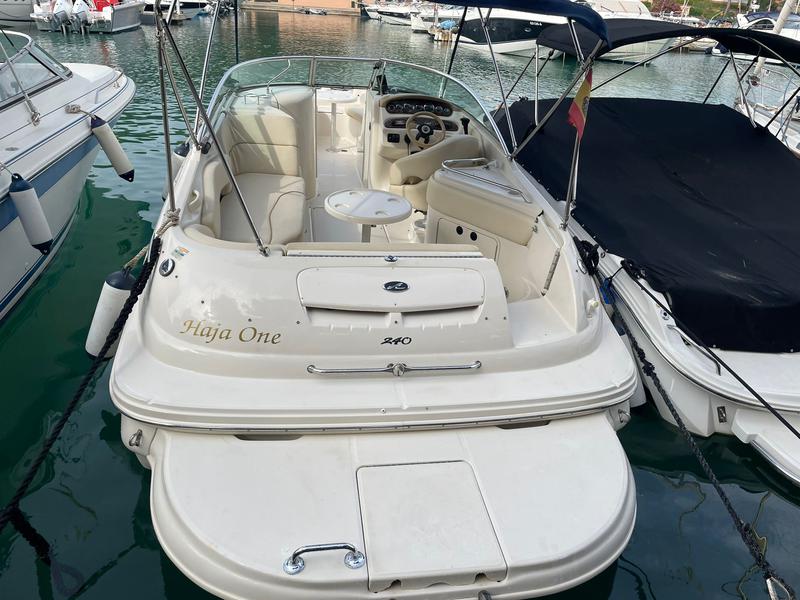 Book yachts online - motorboat - Sea Ray 240 - Haja One - rent