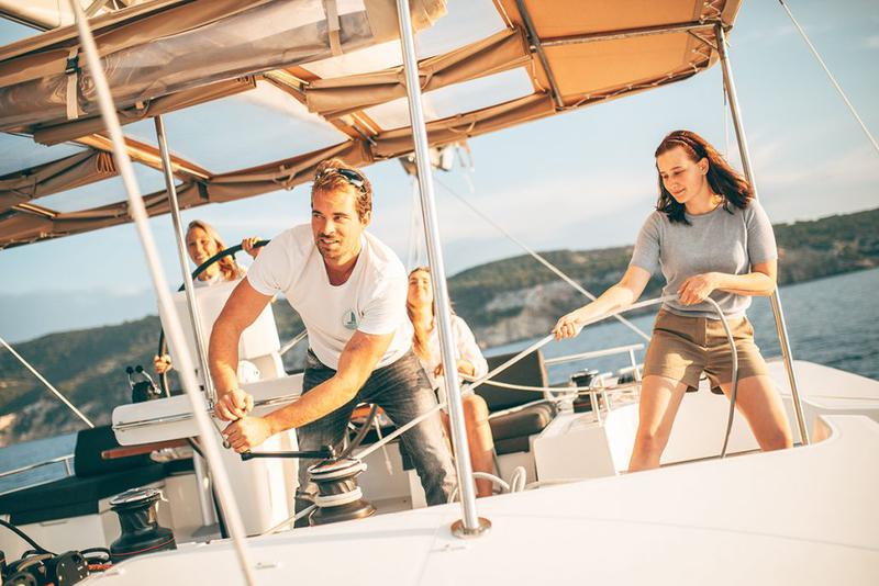 Book yachts online - catamaran - Lagoon 52F - AKANA  - rent