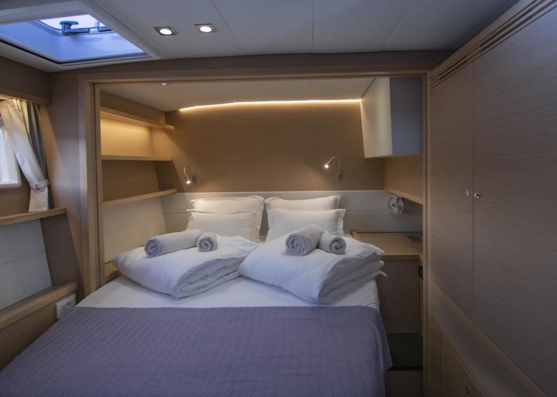 Book yachts online - catamaran - Lagoon 560 - Cool Change - rent