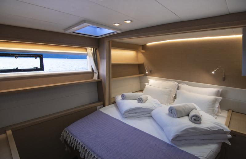 Book yachts online - catamaran - Lagoon 560 - Cool Change - rent
