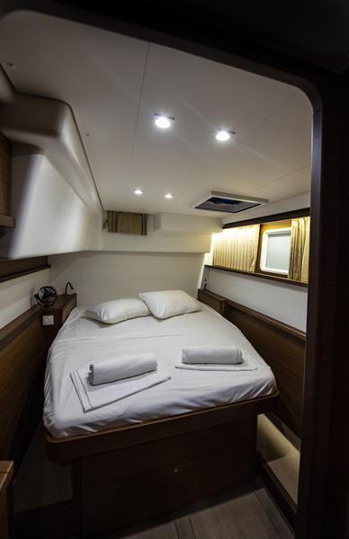 Book yachts online - catamaran - Lagoon 450 Flybridge - Greis - rent