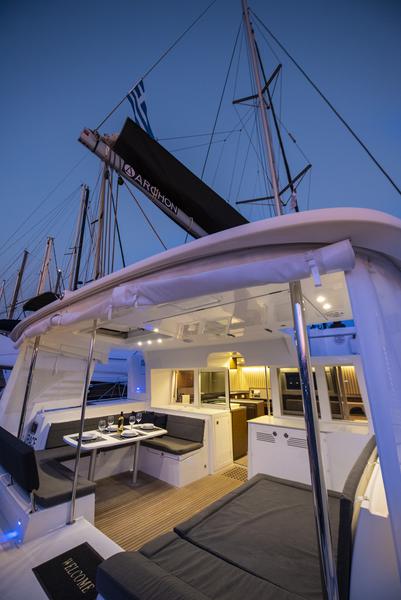 Book yachts online - catamaran - Lagoon 450 Flybridge - Greis - rent