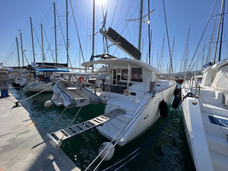 Book yachts online - catamaran - Lagoon 400 S2 - Utopia - rent