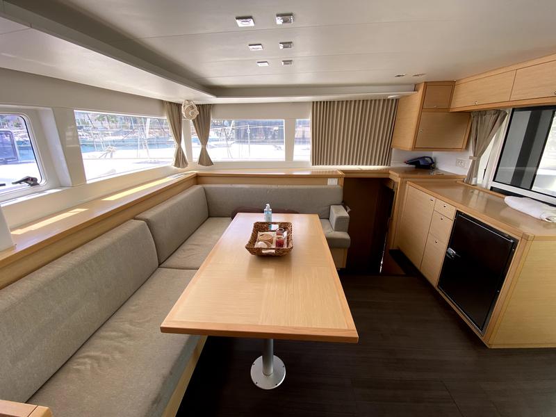 Book yachts online - catamaran - Lagoon 450 Flybridge - Cinzia - rent
