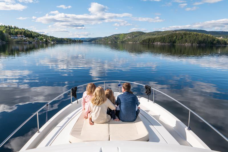 Book yachts online - motorboat - Greenline 33 - Dalen - rent