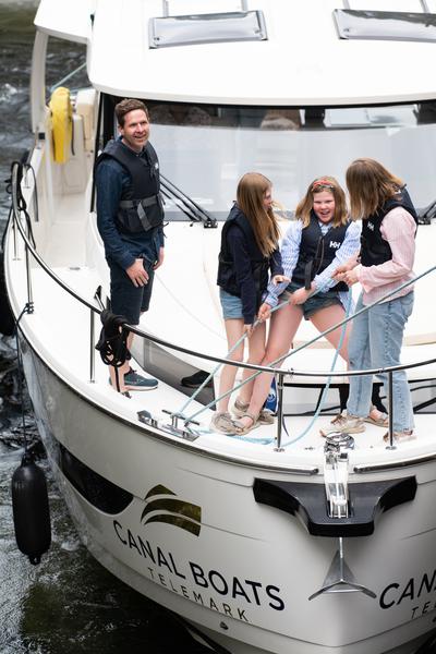 Book yachts online - motorboat - Greenline 39 - Helgeroa - rent
