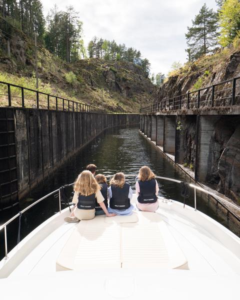 Book yachts online - motorboat - Greenline 39 - Skien - rent