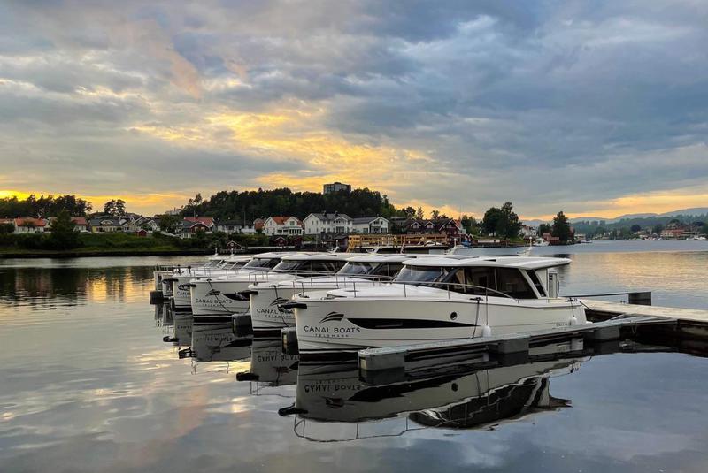 Book yachts online - motorboat - Greenline 39 - Skien - rent