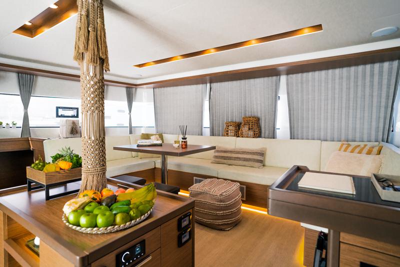 Book yachts online - catamaran - Lagoon 50 - Solana - rent