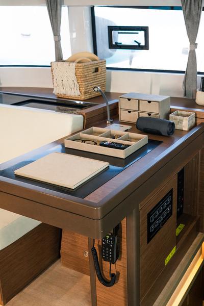 Book yachts online - catamaran - Lagoon 50 - Solana - rent